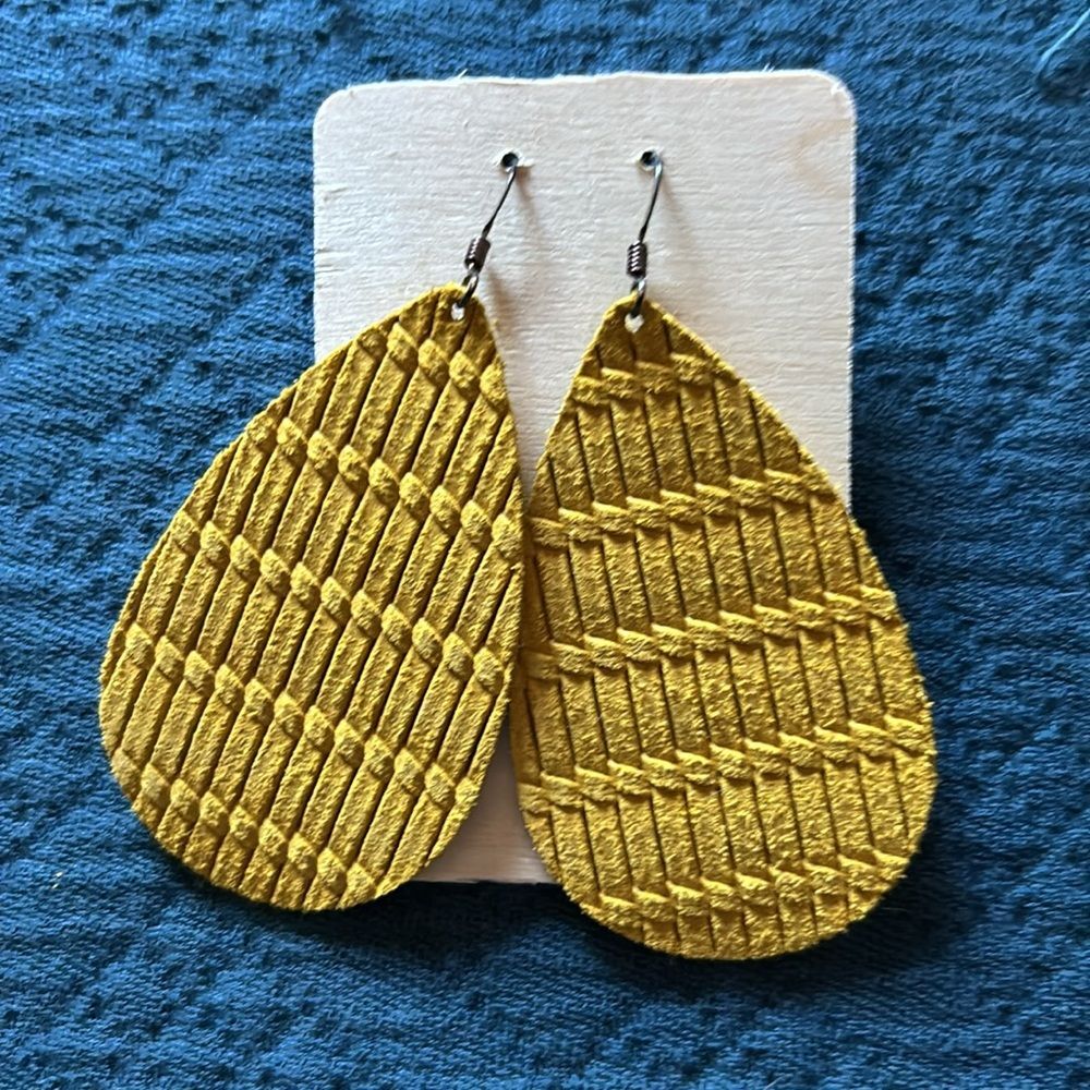 Nickel & Suede Medium Leather Teardrop Earrings New in Box Yellow/Gold